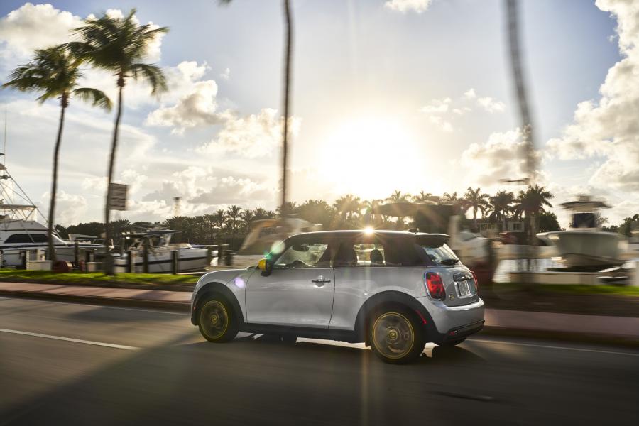  Mini Cooper SE (F56) 2020 года  (NA) (фото 28 из 342)